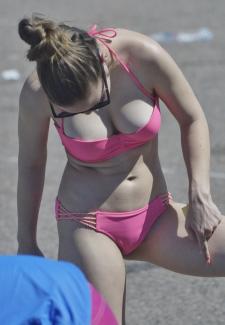 Sexy teen in pink bikini - 10x-57m1srel0o.jpg