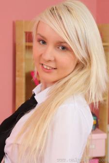 image hosted at ImgWallet.com