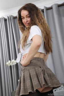 image hosted at ImgWallet.com