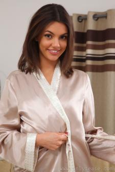 image hosted at ImgWallet.com