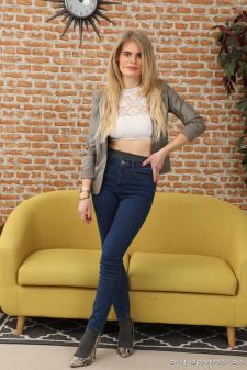 image hosted at ImgWallet.com