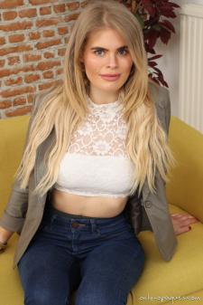 image hosted at ImgWallet.com